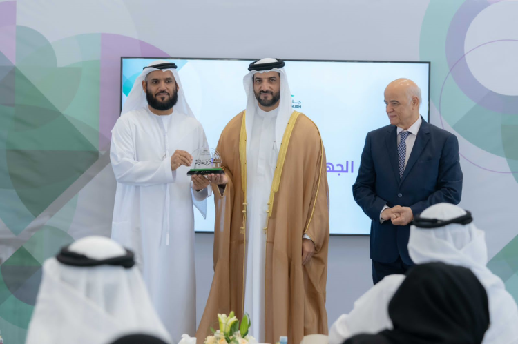  Sultan bin Ahmed Al Qasimi honors Dar Al Ber for its support for students of the University of Sharjah